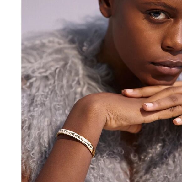 #45 Retro White Enamel Bangle Bracelet - Picture 8 of 9